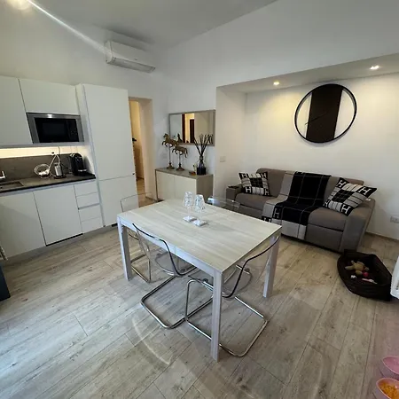 Gemelli Luminoso Apartman *